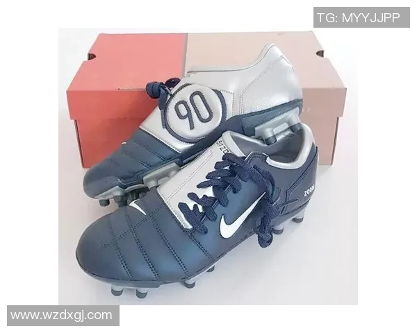 穿碎钉足球鞋的传奇球星们:他们如何在赛场上用速度与精准征服对手 穿碎钉足球鞋的传奇球星们:他们如何在赛场上用速度与精准征服对手